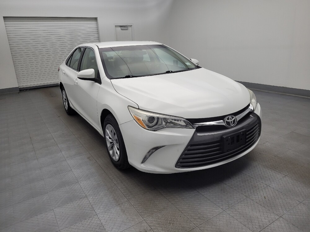 2015 Toyota Camry in Toledo, OH 43617 - 18075985 13