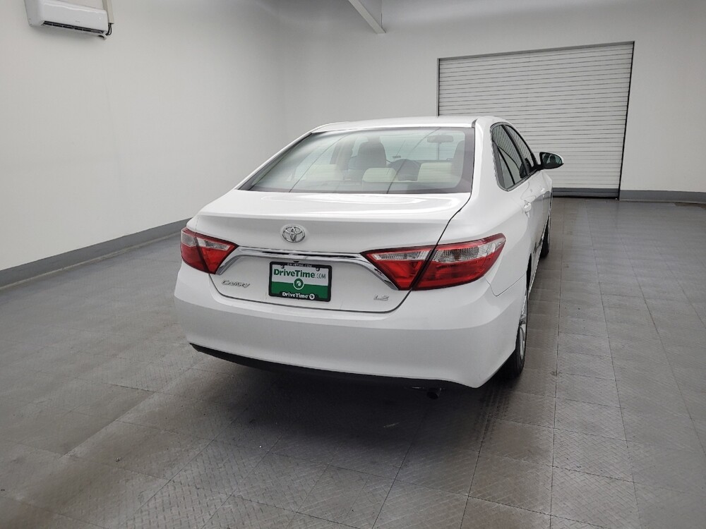 2015 Toyota Camry in Toledo, OH 43617 - 18075985 7