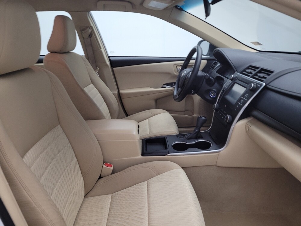 2015 Toyota Camry in Toledo, OH 43617 - 18075985 21