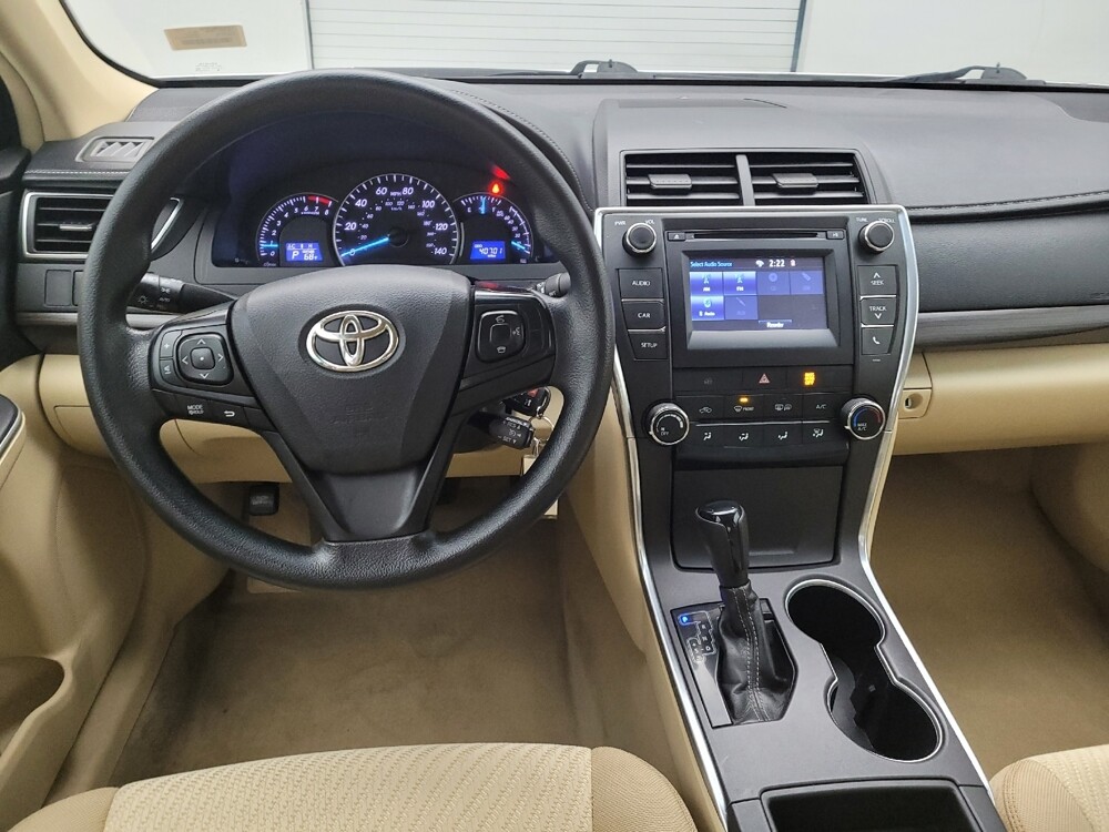2015 Toyota Camry in Toledo, OH 43617 - 18075985 22