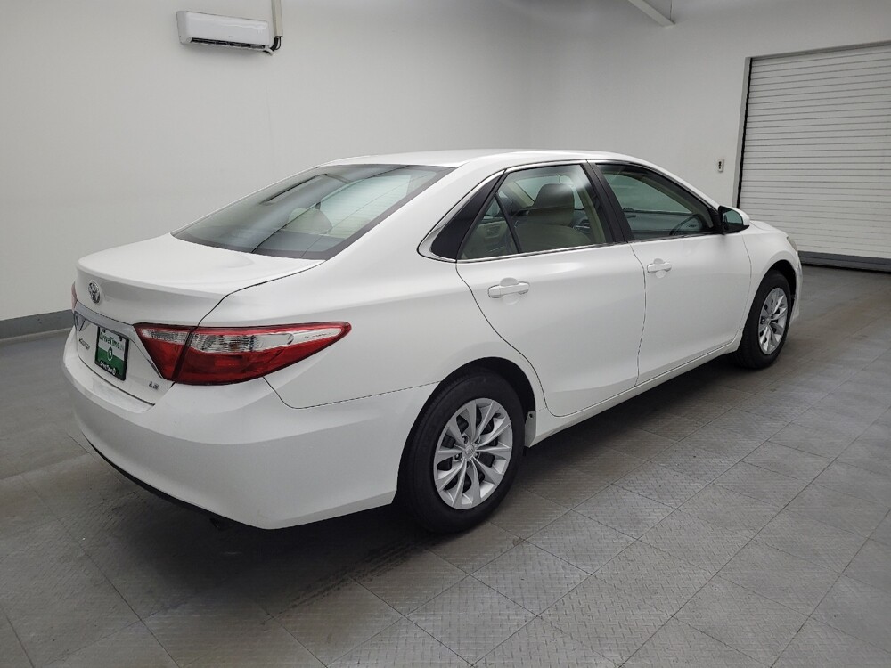 2015 Toyota Camry in Toledo, OH 43617 - 18075985 10