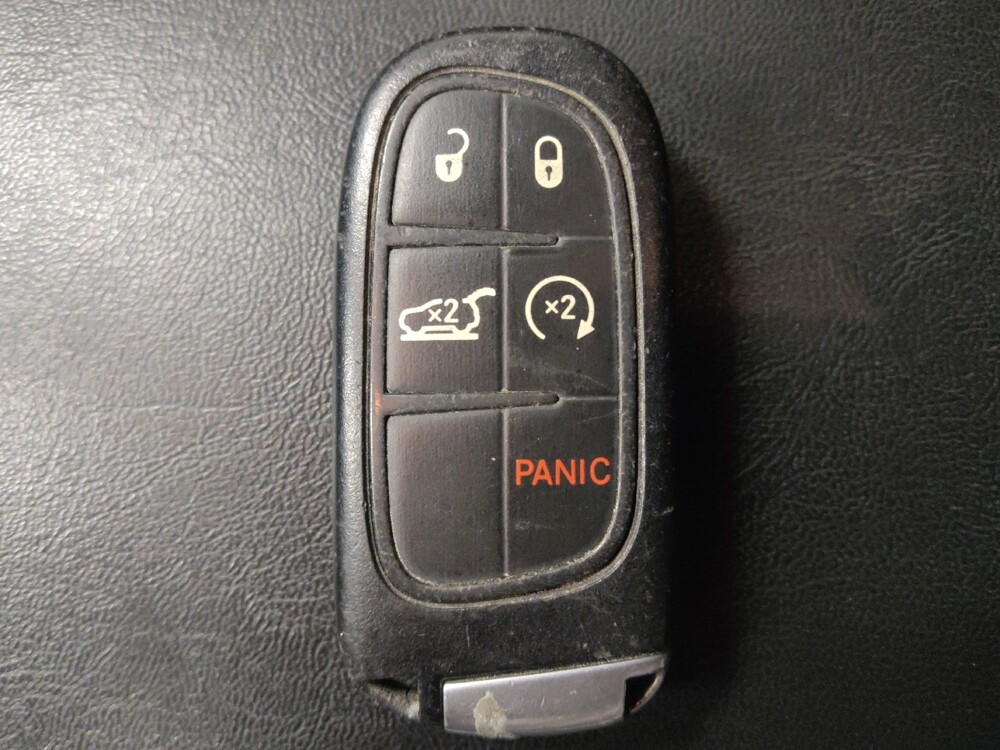 2018 Jeep Cherokee in Houston, TX 77060 - 18076055 32