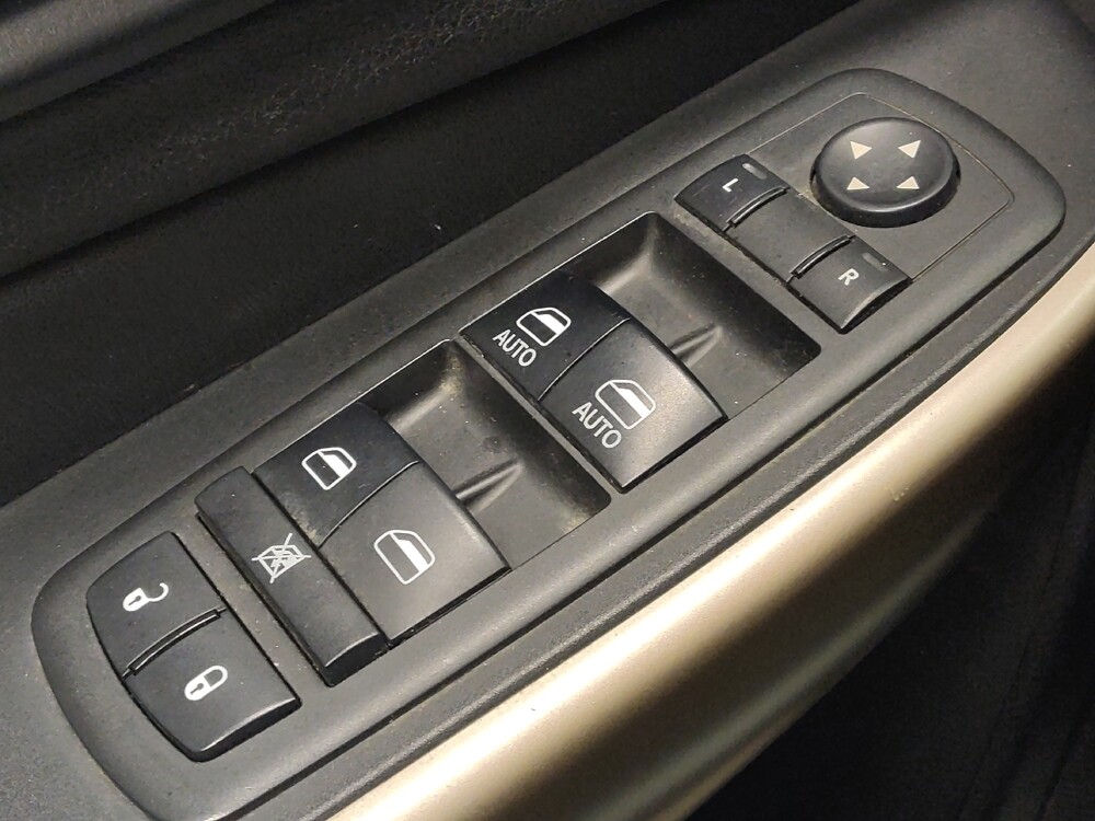 2018 Jeep Cherokee in Houston, TX 77060 - 18076055 27