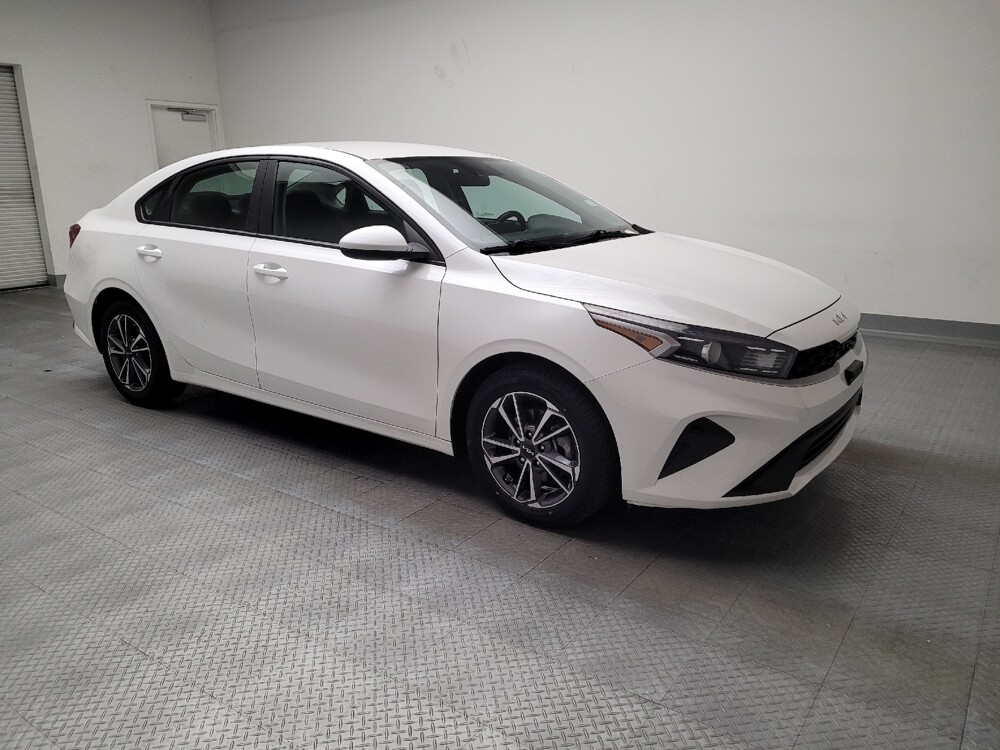 2022 Kia Forte in Torrance, CA 90504 - 18076084 11
