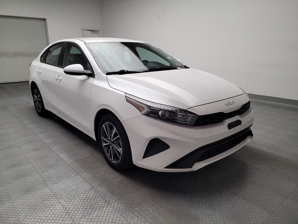 2022 Kia Forte in Torrance, CA 90504 - 18076084 13