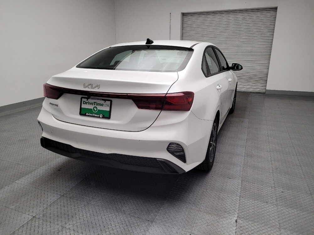 2022 Kia Forte in Torrance, CA 90504 - 18076084 7