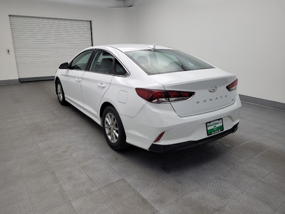 2018 Hyundai Sonata in Cincinnati, OH 45255 - 18076113 5