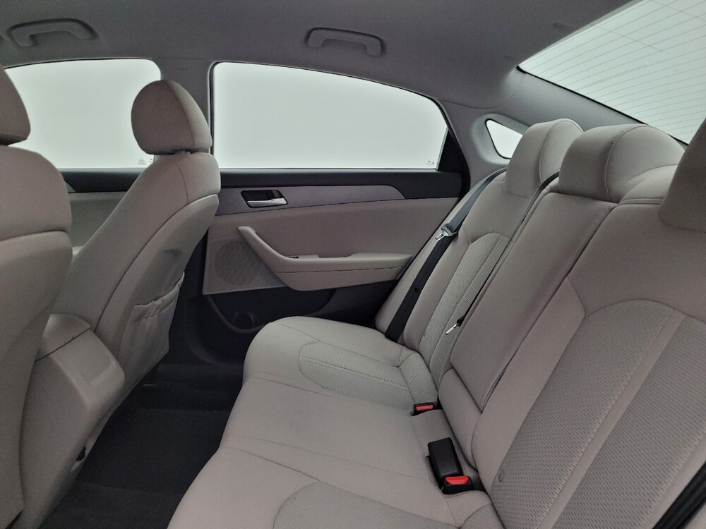 2018 Hyundai Sonata in Cincinnati, OH 45255 - 18076113 18