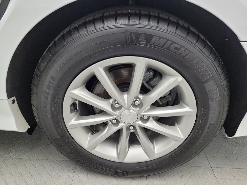 2018 Hyundai Sonata in Cincinnati, OH 45255 - 18076113 31