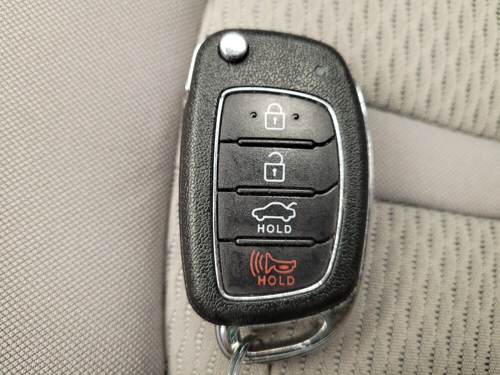 2018 Hyundai Sonata in Cincinnati, OH 45255 - 18076113 32