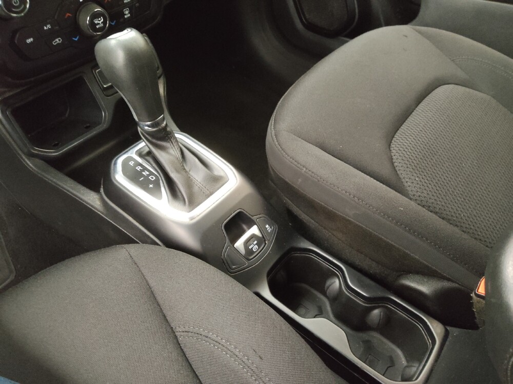 2019 Jeep Renegade in Wichita, KS 67207 - 18076197 26