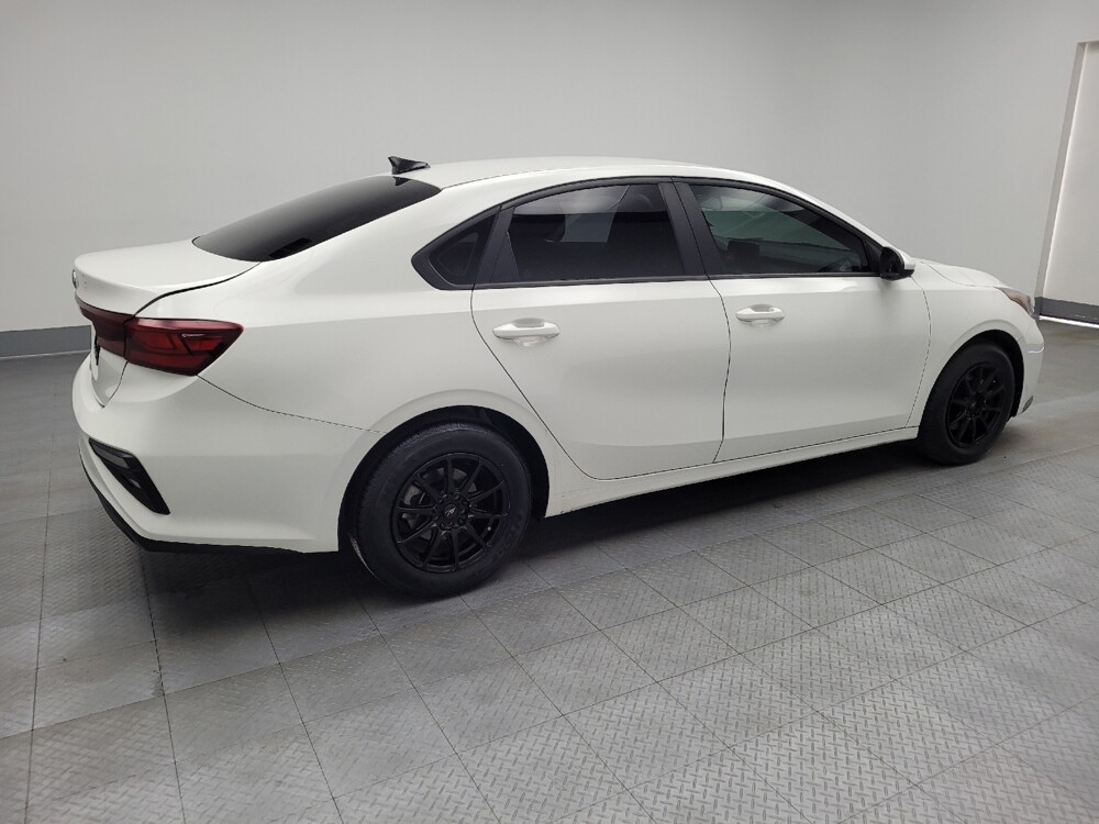 2019 Kia Forte in Huntsville, AL 35816 - 18076215 10
