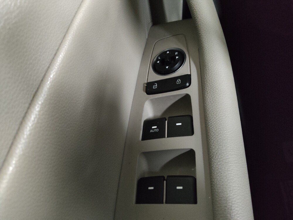 2017 Hyundai Sonata in Marietta, GA 30062 - 18076240 27