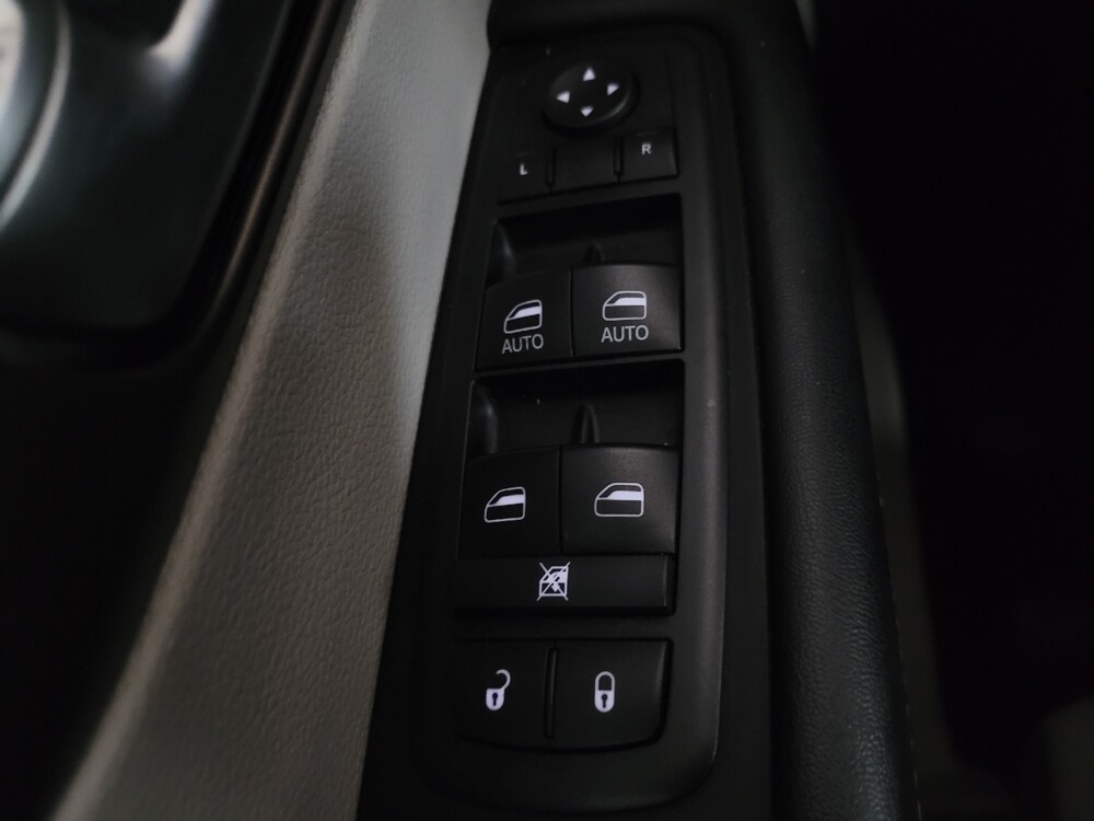 2017 Chrysler Pacifica in Jackson, MS 39211 - 18076241 27