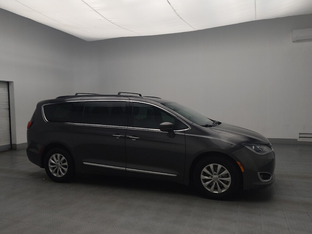 2017 Chrysler Pacifica in Jackson, MS 39211 - 18076241 11