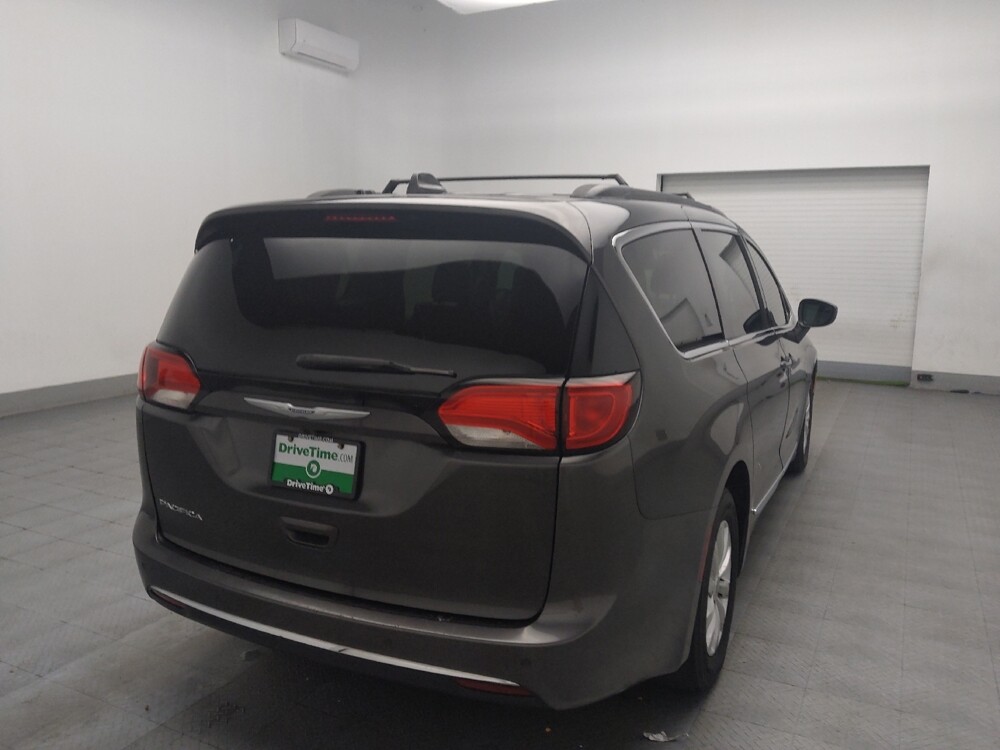 2017 Chrysler Pacifica in Jackson, MS 39211 - 18076241 9