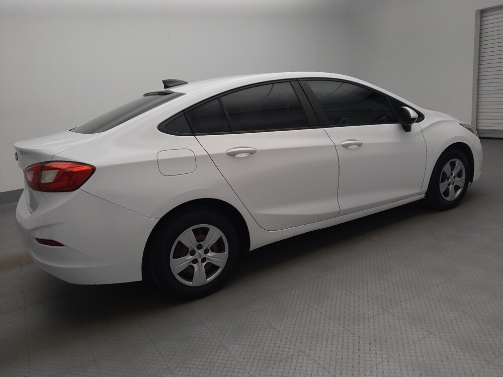 2018 Chevrolet Cruze in Lakewood, CO 80215 - 18076273 10