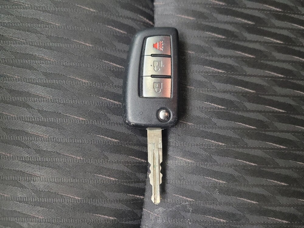 2017 Nissan Rogue in Grand Rapids, MI 49508 - 18076308 32