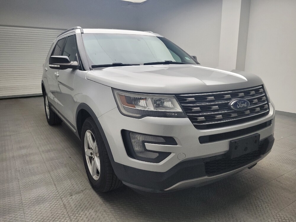 2016 Ford Explorer in Grand Rapids, MI 49508 - 18076312 13