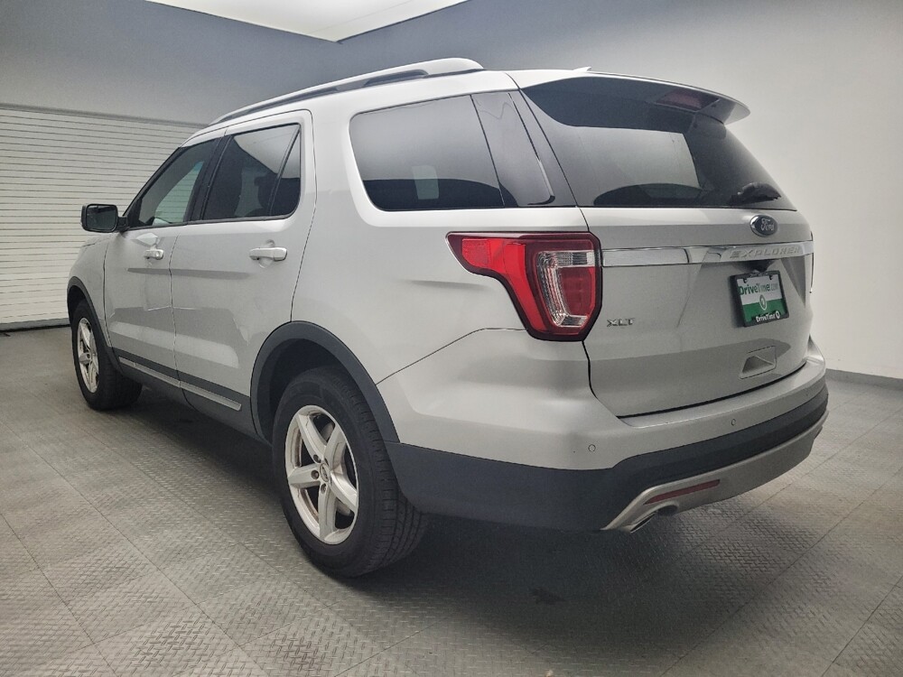 2016 Ford Explorer in Grand Rapids, MI 49508 - 18076312 5