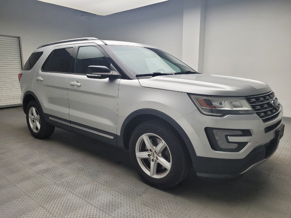 2016 Ford Explorer in Grand Rapids, MI 49508 - 18076312 11