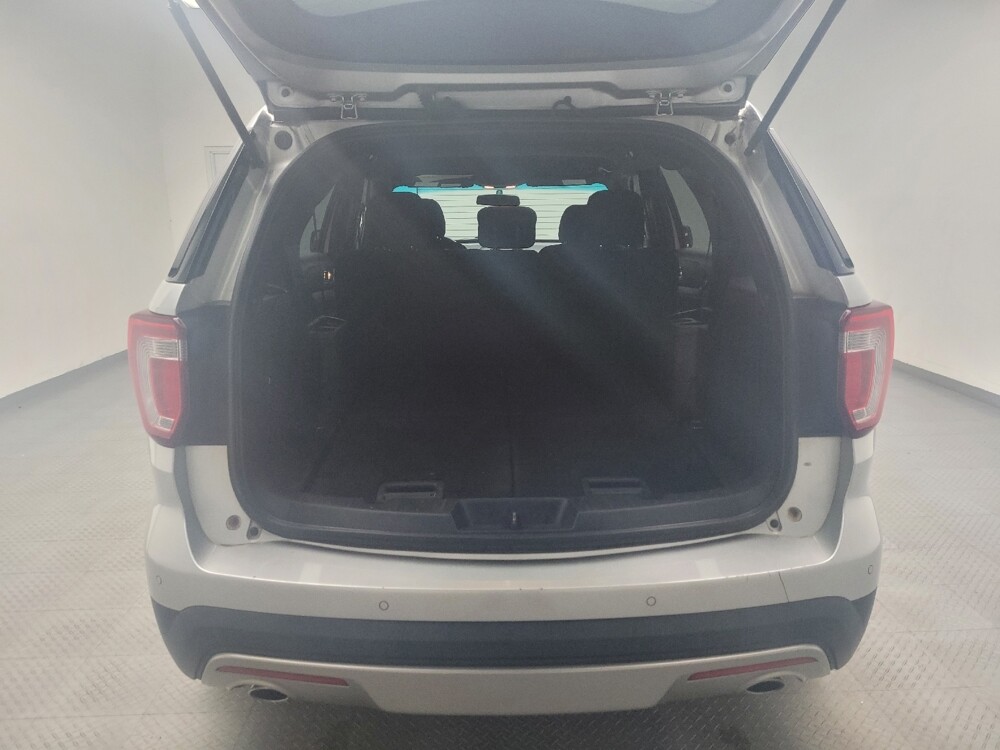 2016 Ford Explorer in Grand Rapids, MI 49508 - 18076312 29