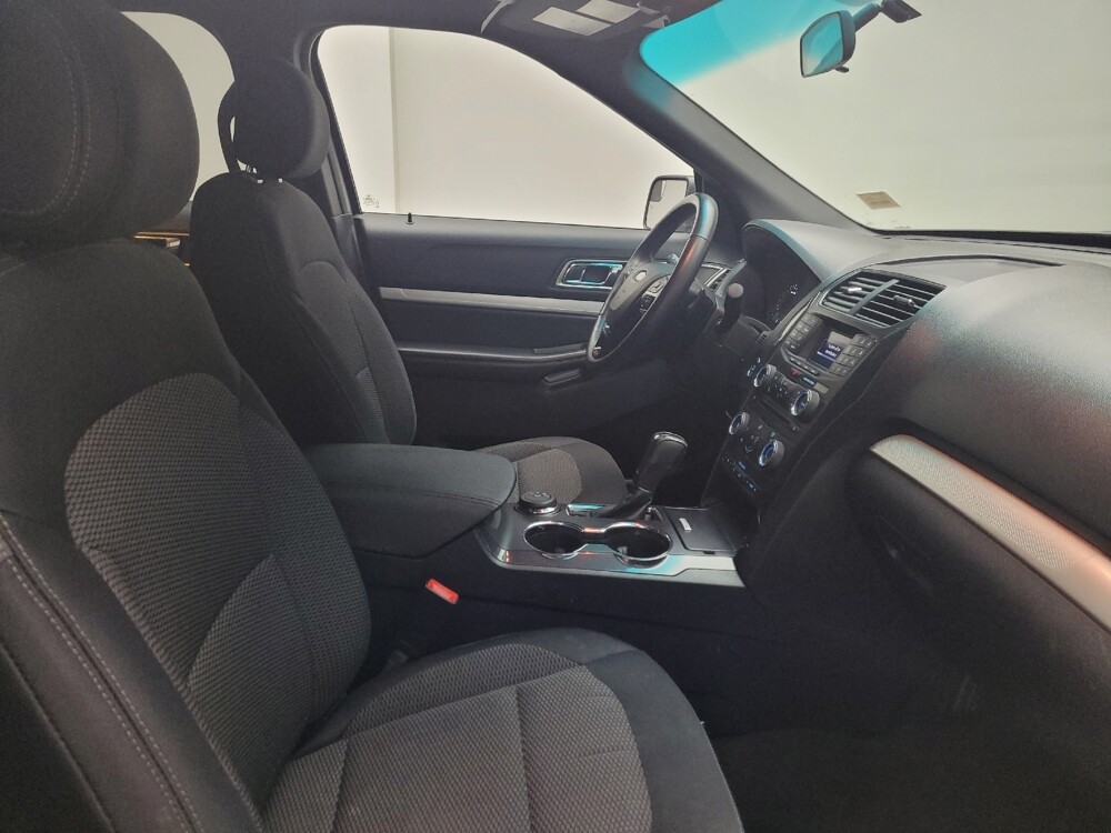 2016 Ford Explorer in Grand Rapids, MI 49508 - 18076312 21