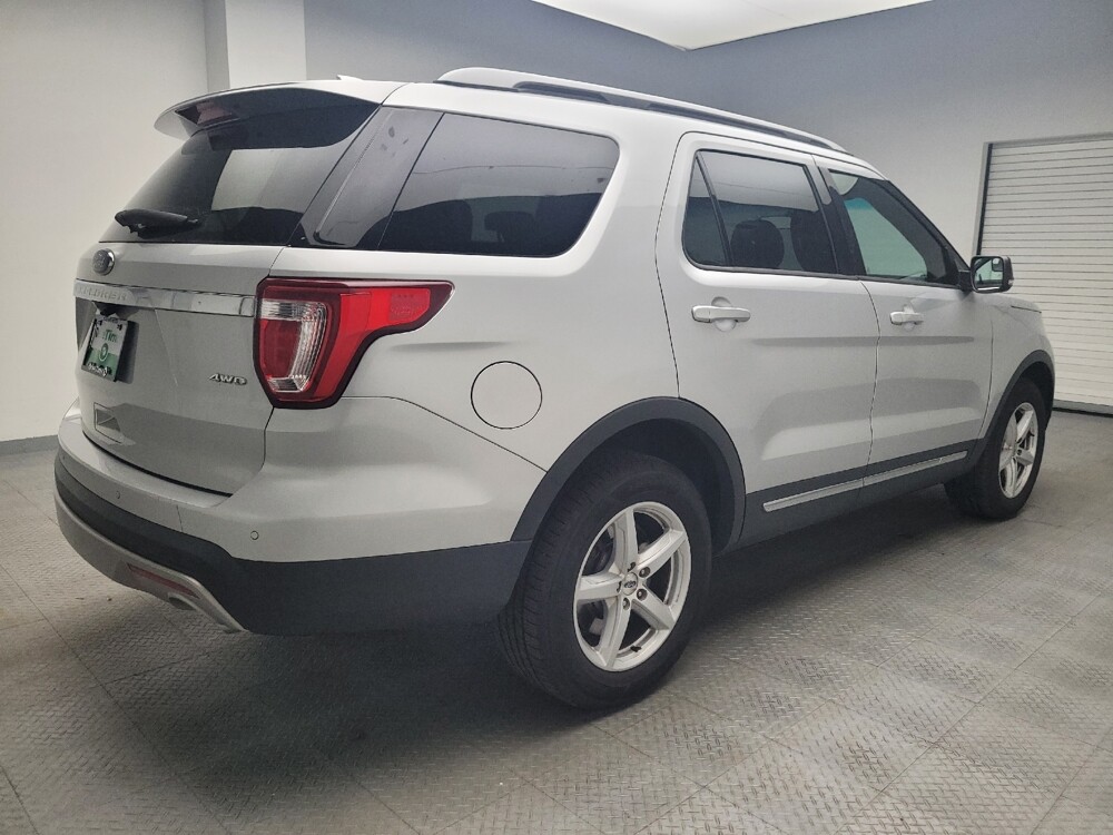 2016 Ford Explorer in Grand Rapids, MI 49508 - 18076312 10