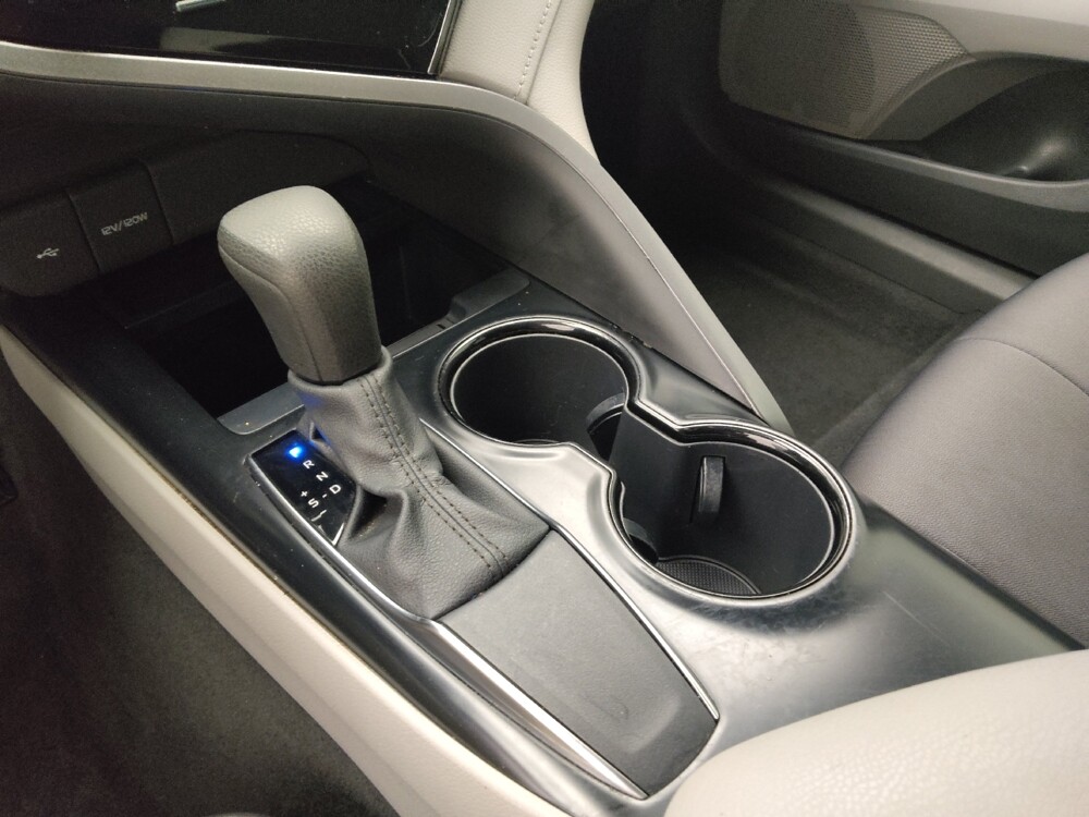 2020 Toyota Camry in Lakewood, CO 80215 - 18076318 26