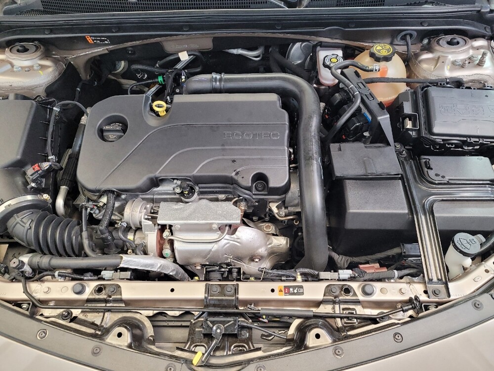 2022 Chevrolet Malibu in Miamisburg, OH 45342 - 18076393 30