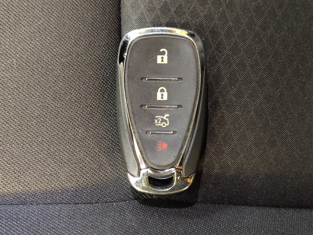 2019 Chevrolet Malibu in Raleigh, NC 27604 - 18076397 32