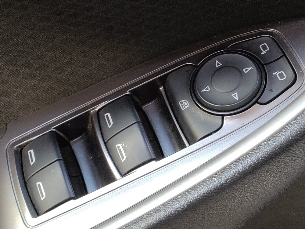 2019 Chevrolet Malibu in Raleigh, NC 27604 - 18076397 27