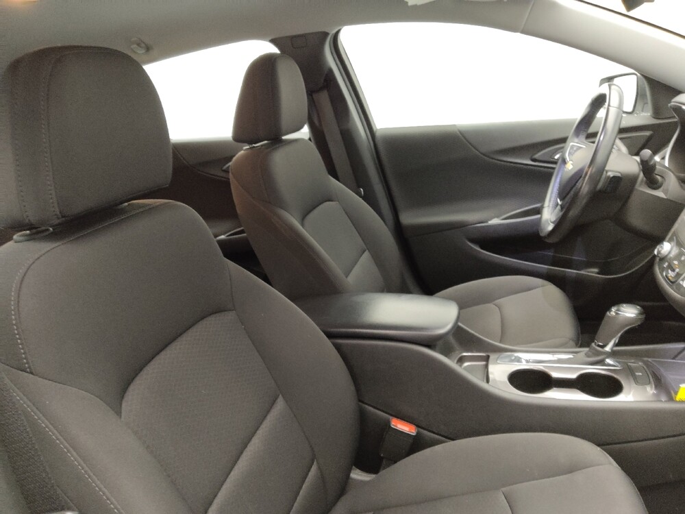 2019 Chevrolet Malibu in Raleigh, NC 27604 - 18076397 21