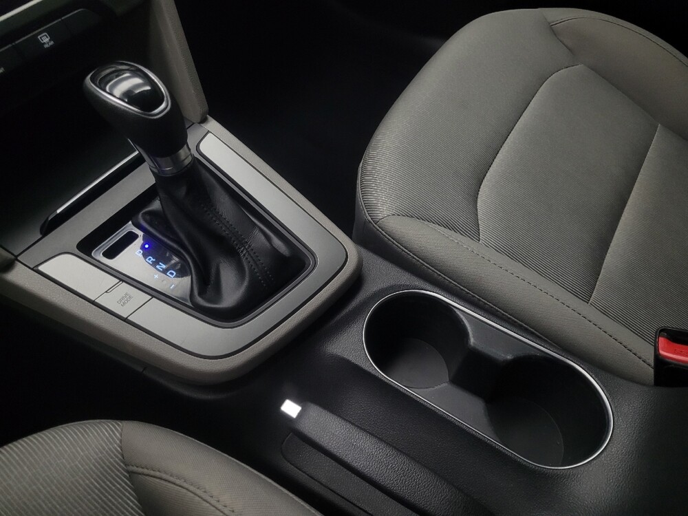 2017 Hyundai Elantra in Mishawaka, IN 46545 - 18076398 26