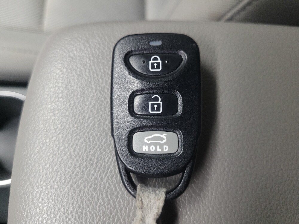 2017 Hyundai Elantra in Mishawaka, IN 46545 - 18076398 32