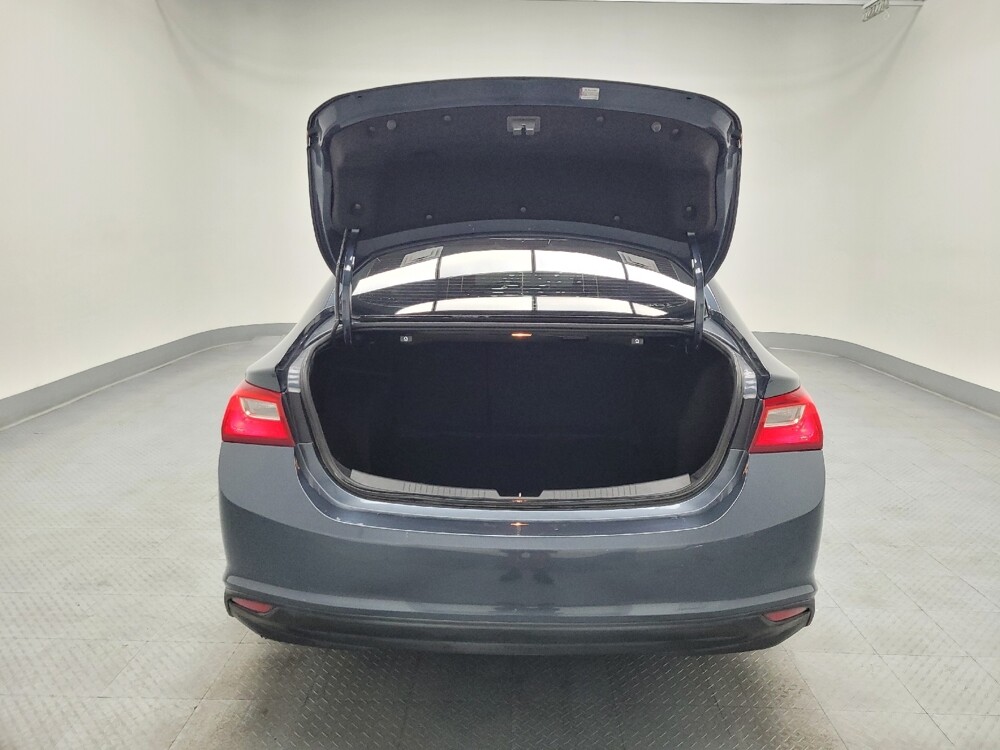 2020 Chevrolet Malibu in Las Vegas, NV 89102 - 18076411 29