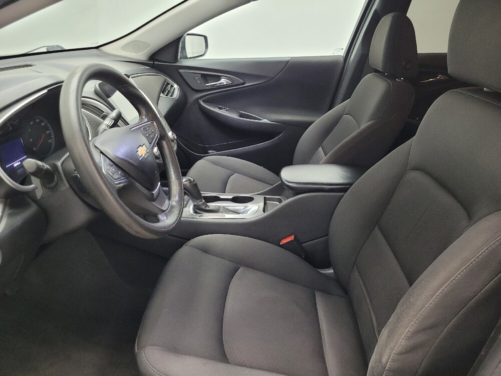 2020 Chevrolet Malibu in Las Vegas, NV 89102 - 18076411 17