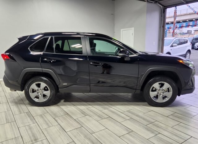 2022 Toyota RAV4 in Cinnaminson, NJ 08077 - 18076425 6