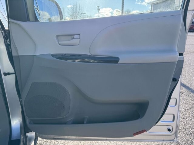 2012 Toyota Sienna in Winchester, VA 22602 - 18076427 17