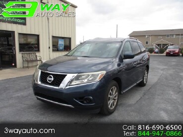 2016 Nissan Pathfinder in Oak Grove, MO 64075