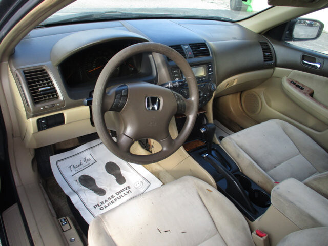 2004 Honda Accord in Oak Grove, MO 64075 - 18076433 9