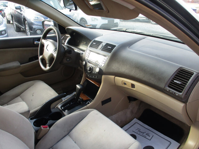 2004 Honda Accord in Oak Grove, MO 64075 - 18076433 10