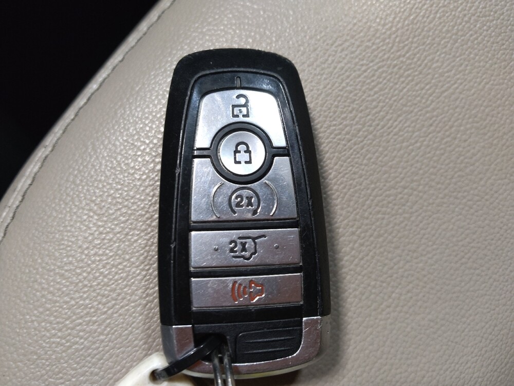 2022 Ford Explorer in Tyler, TX 75701 - 18076500 32