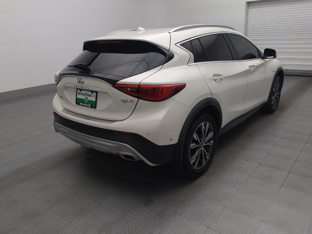 2017 INFINITI QX30 in Pensacola, FL 32505 - 18076525 9