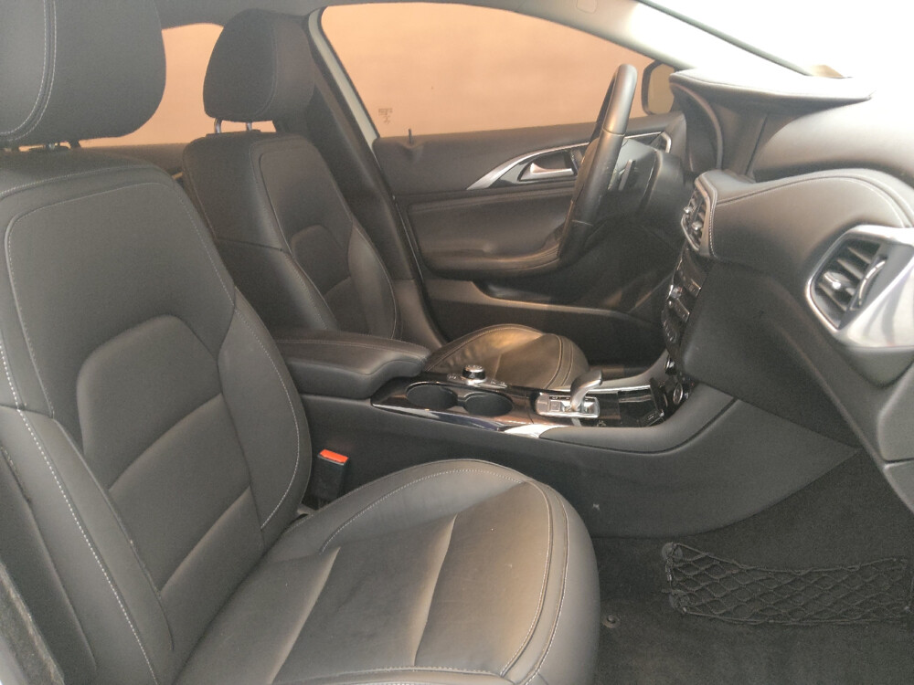 2017 INFINITI QX30 in Pensacola, FL 32505 - 18076525 21