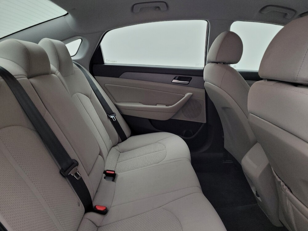 2018 Hyundai Sonata in Cincinnati, OH 45255 - 18076585 19