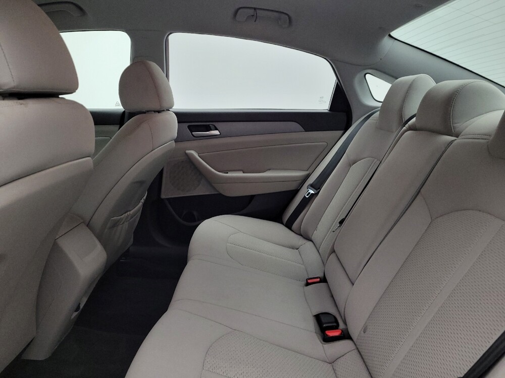 2018 Hyundai Sonata in Cincinnati, OH 45255 - 18076585 18