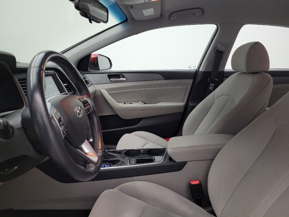 2018 Hyundai Sonata in Cincinnati, OH 45255 - 18076585 17