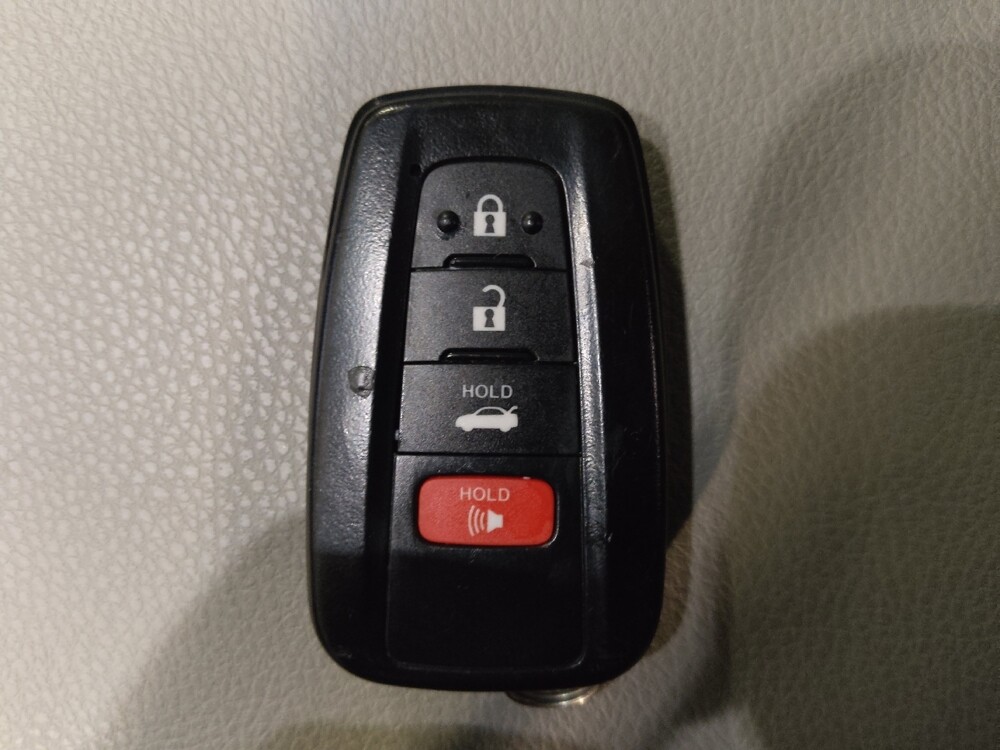 2018 Toyota Camry in Jacksonville, FL 32210 - 18076611 32