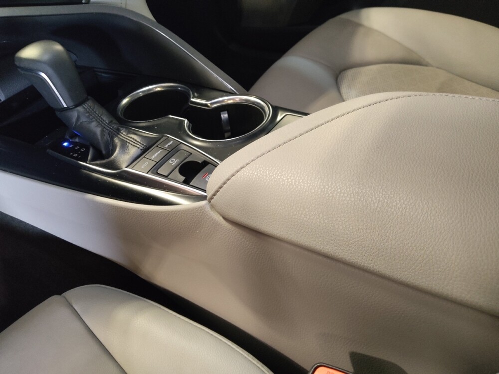 2018 Toyota Camry in Jacksonville, FL 32210 - 18076611 26